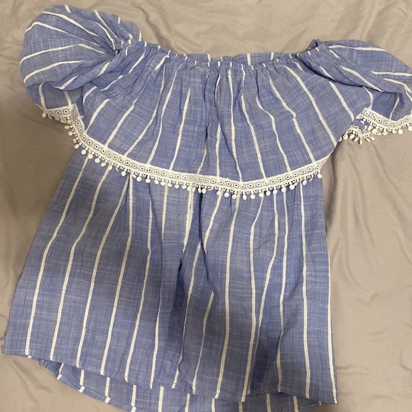 BNWT off the shoulder striped top size Large - Picture 4 of 4